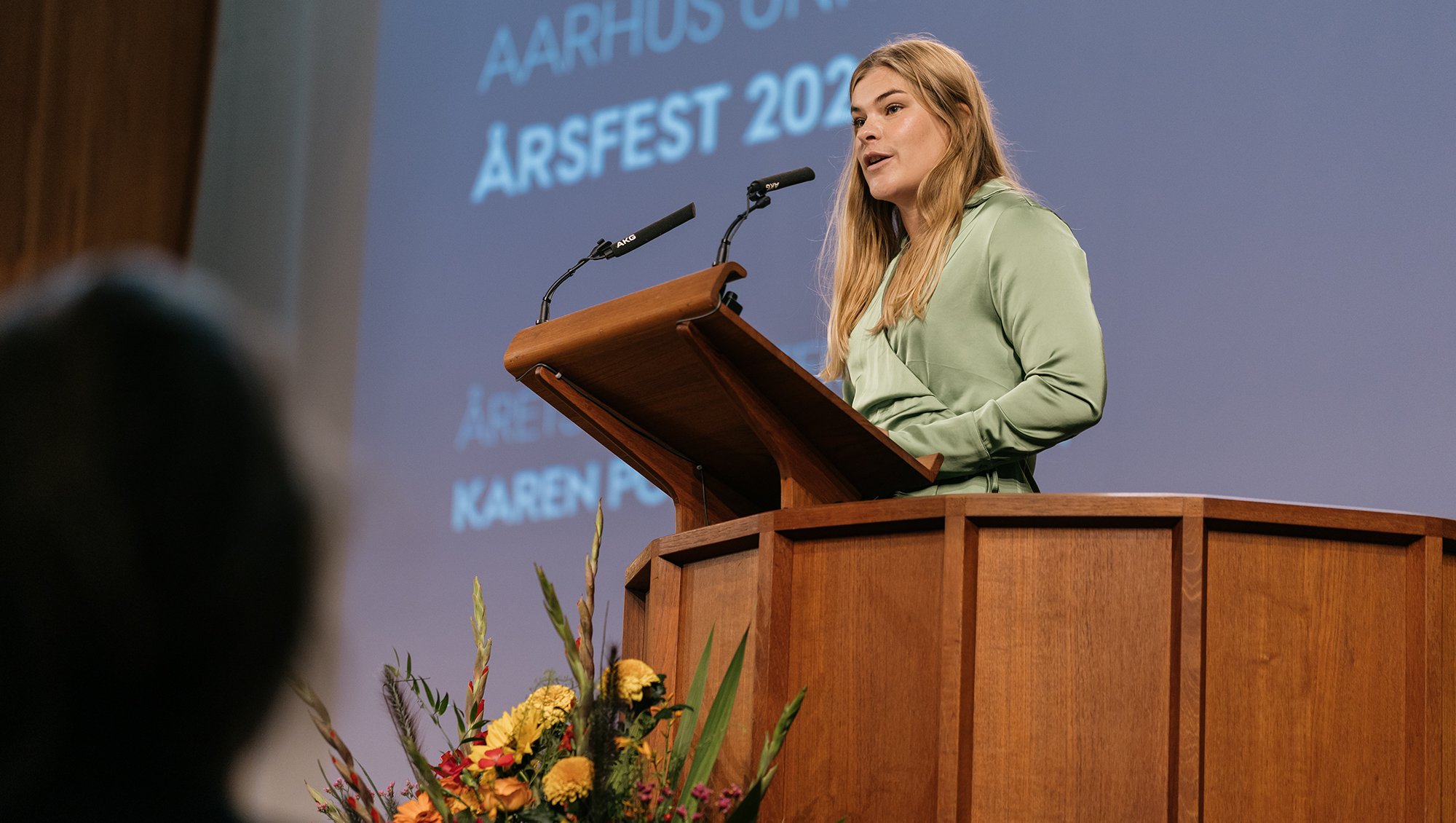 Medicinstuderende Karen Porskrog Boiesen holder tale.