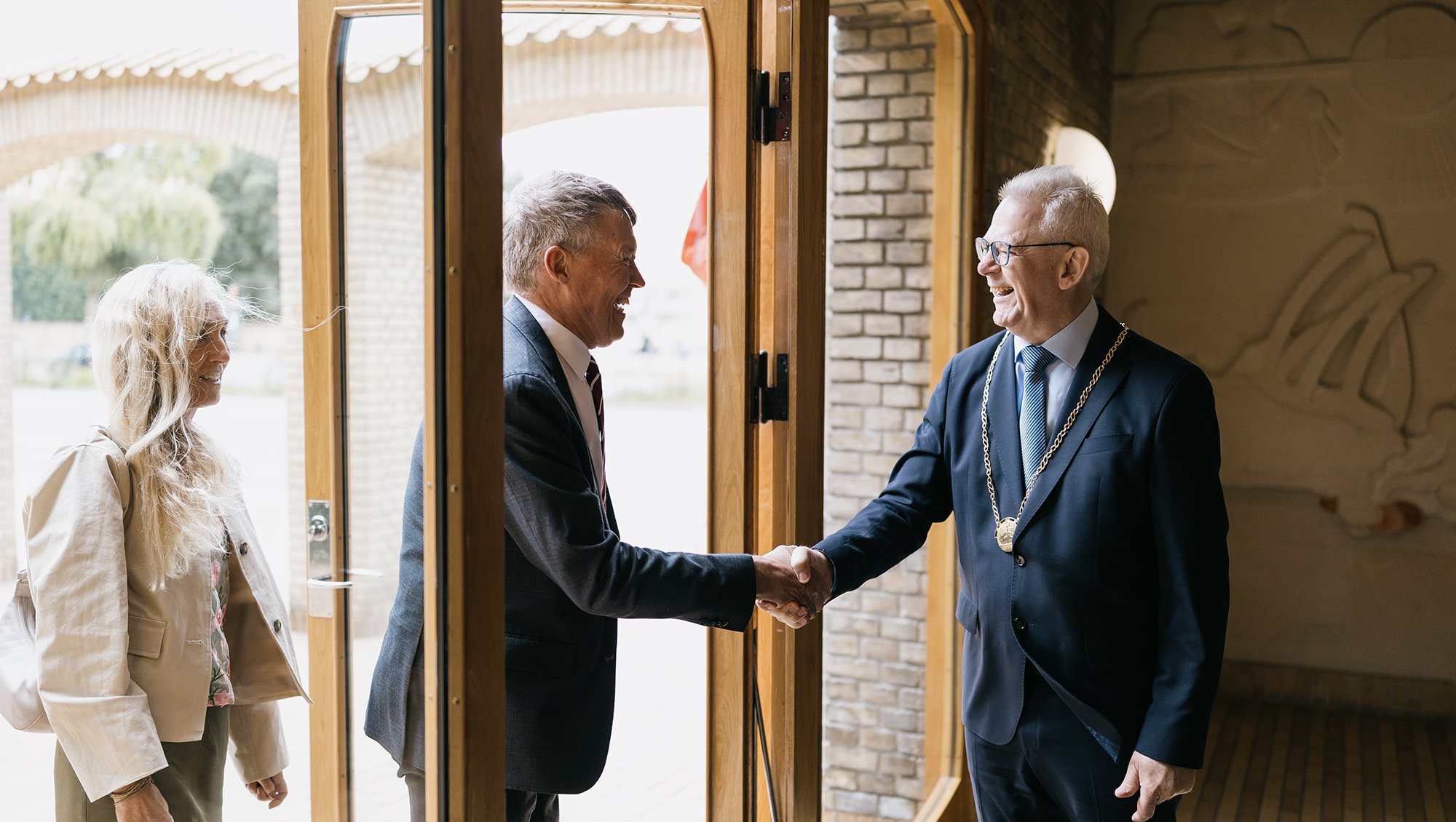 Æresalumne Jens Peter Christensen ankommer til Aarhus Universitet. 