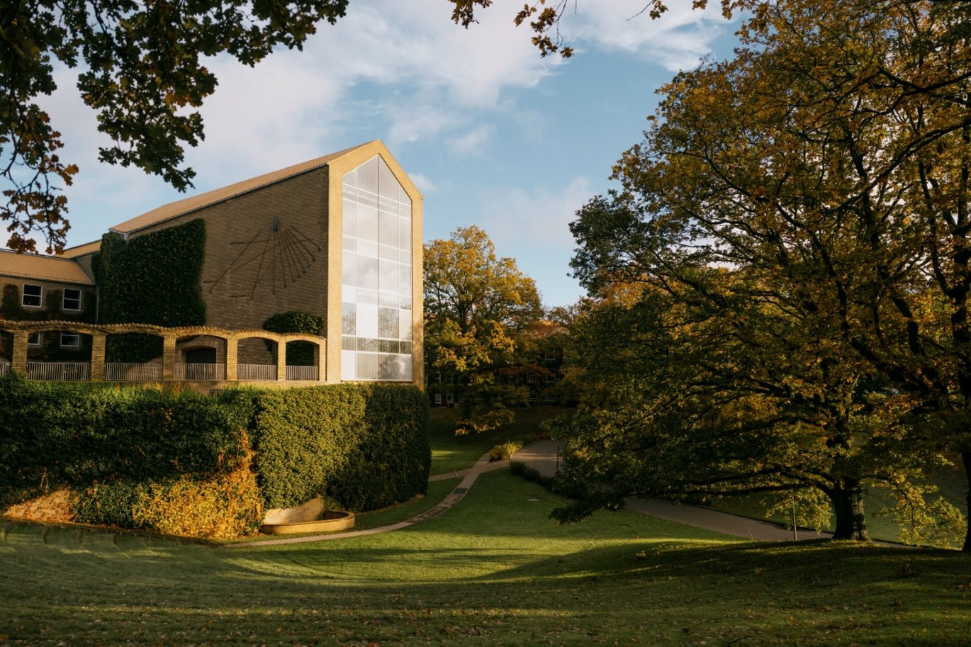 Billede af Aarhus Universitets hovedbygning.