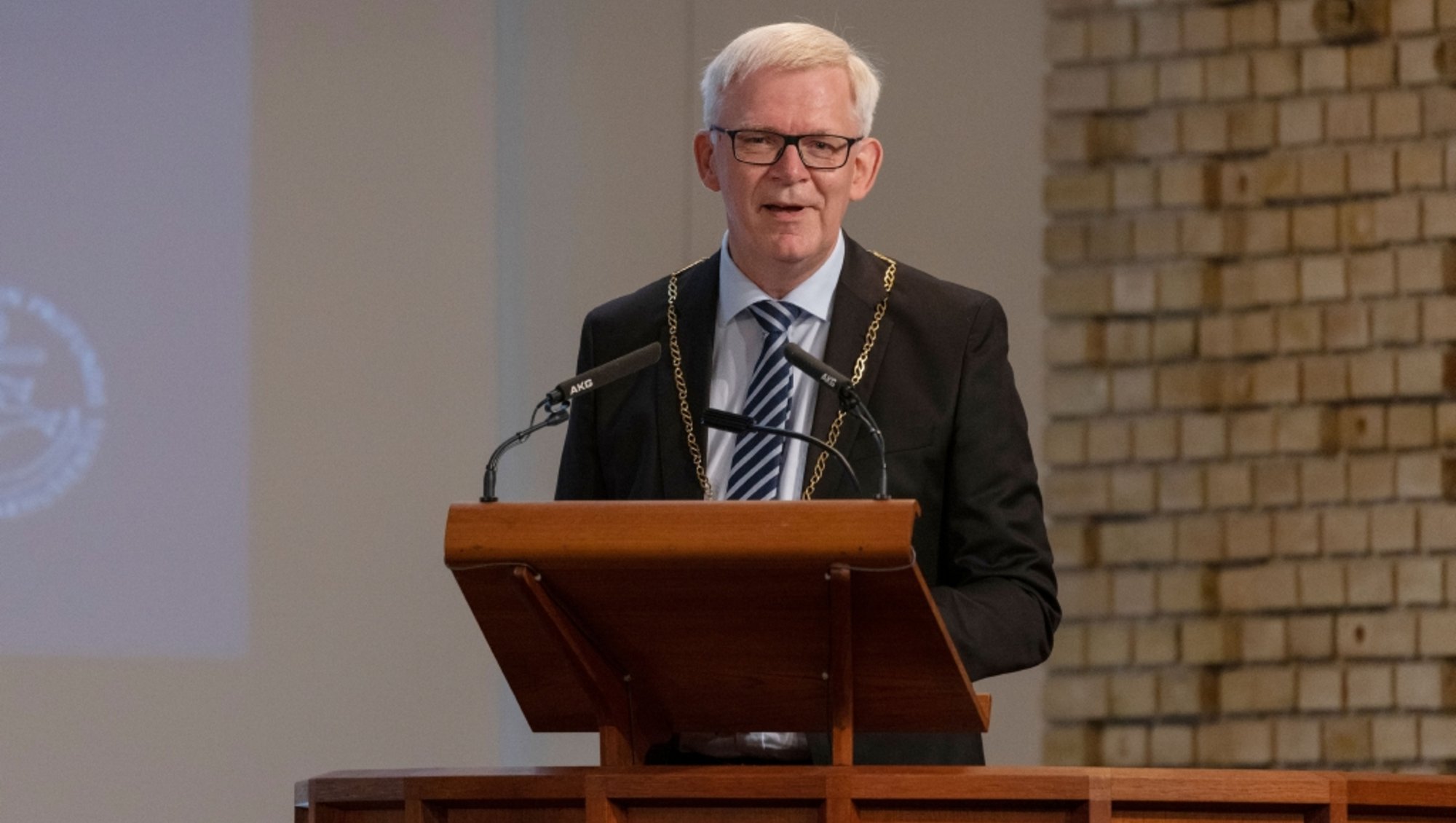 Rektor Brian Bech Nielsen på talerstolen ved Aarhus Universitets årsfest