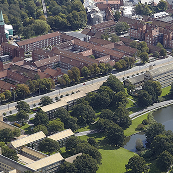 Luftfoto af hjørne af Universitetsparken på Nørrebrogade