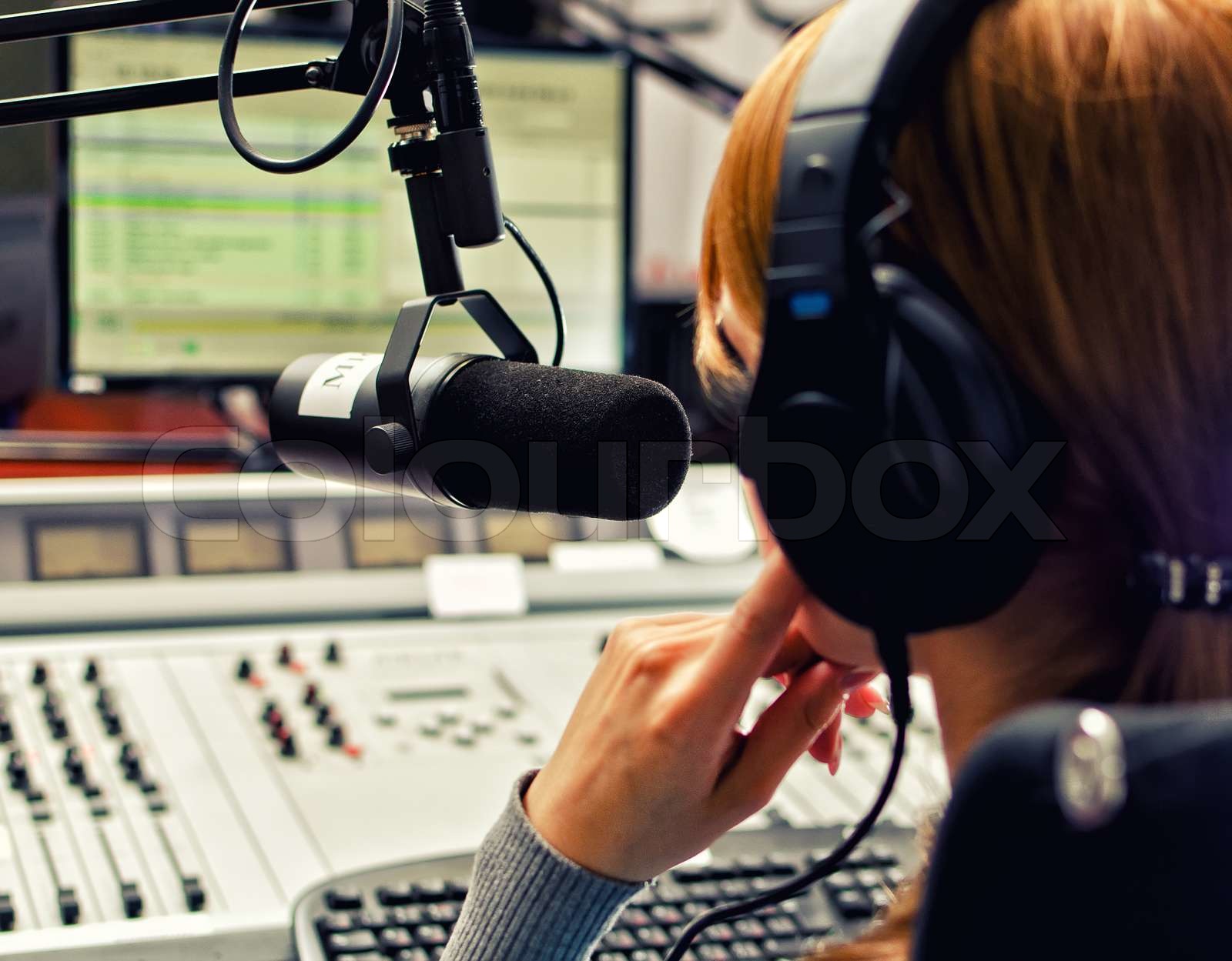 Danmarks Radio tilbyder et antal ph.d.-studerende fra Health at blive prøve-interviewet i et radiostudie af værter fra P3 eller P1. Foto: Colourbox.